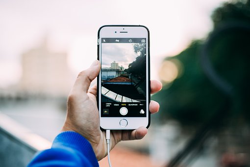Mau Tau Perbedaan Kualitas Kamera HP Android dan Iphone? Ini Penjelasannya