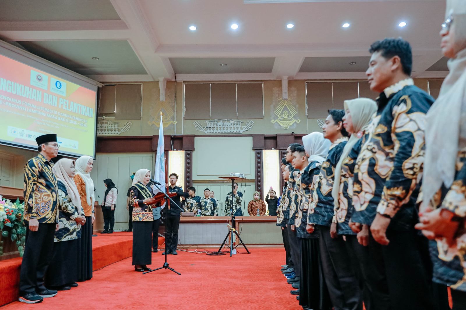 BUNDA LITERASI PURNAMA WULAN SARI MIRZA KUKUHKAN PENGURUS FORUM LITERASI 15 KABUPATEN/KOTA SE-PROVINSI LAMPUNG MASA BAKTI 2026-2030